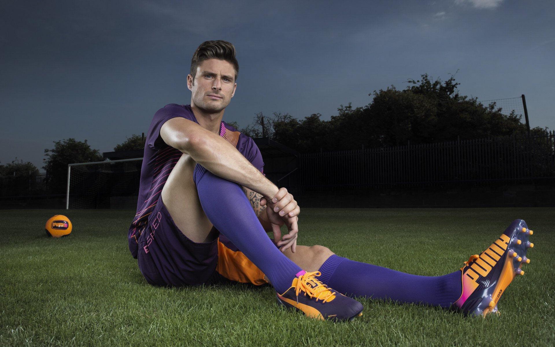 橙色风暴席卷银石，当迈凯伦碾压红牛二队，阿隆索用火热状态书写不老神话